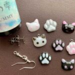 UVレジン液で作ったネコのアクセサリー